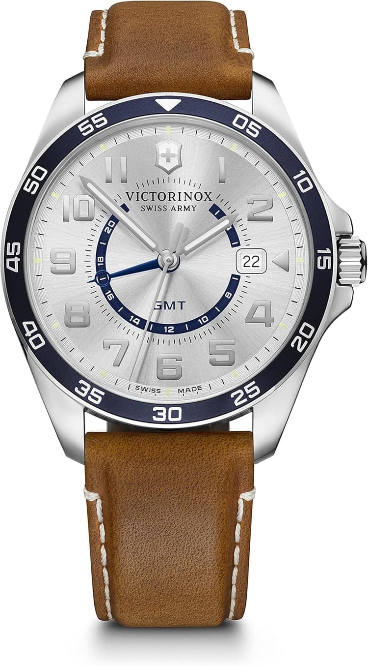 Victorinox Montre Homme FieldForce Classic GMT Ø 42 mm, Swiss Made, Quartz Analogique, Étanche Jusqu’à 100 m, Bracelet Cuir, Argent Blanc/Brun